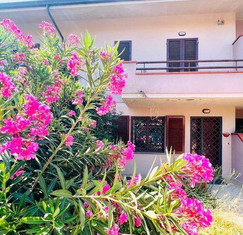 casa indipendente in vendita a Buggiano in zona Borgo a Buggiano