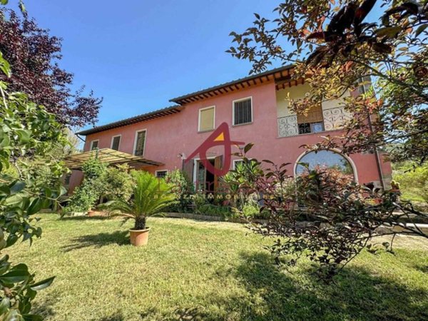 casa indipendente in vendita a Buggiano in zona Borgo a Buggiano
