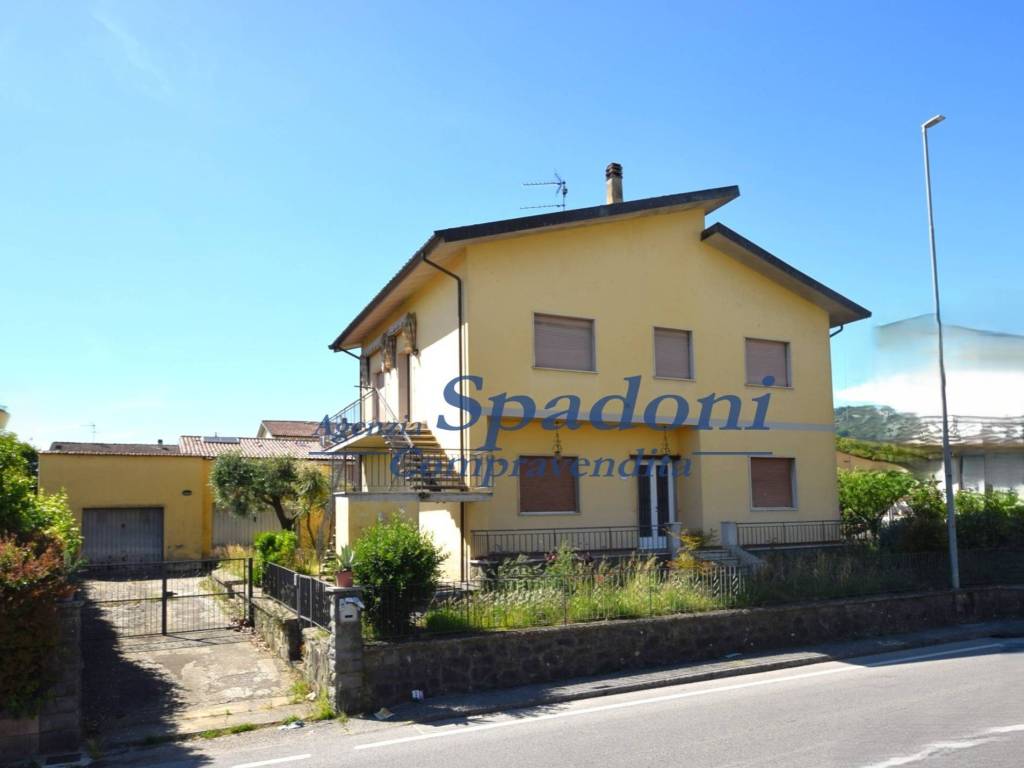 casa indipendente in vendita a Buggiano in zona Borgo a Buggiano