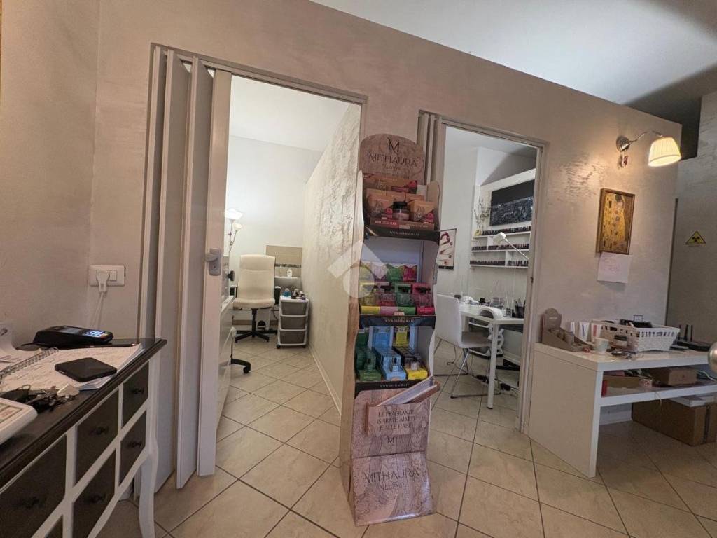 negozio in vendita a Buggiano in zona Borgo a Buggiano