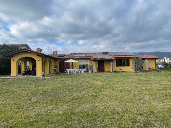 villa in vendita a Buggiano in zona Borgo a Buggiano