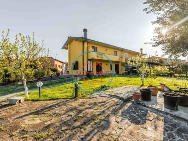 casa indipendente in vendita a Buggiano in zona Borgo a Buggiano