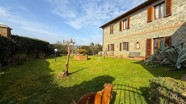 casa indipendente in vendita a Buggiano in zona Borgo a Buggiano