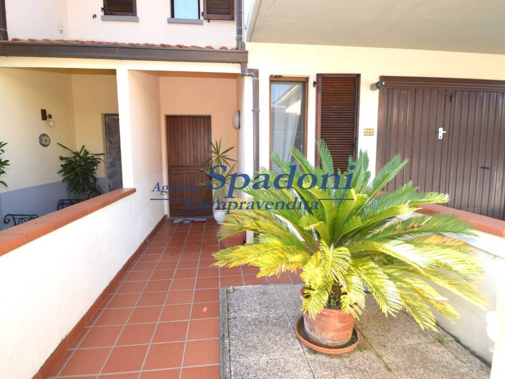 casa indipendente in vendita a Buggiano in zona Borgo a Buggiano