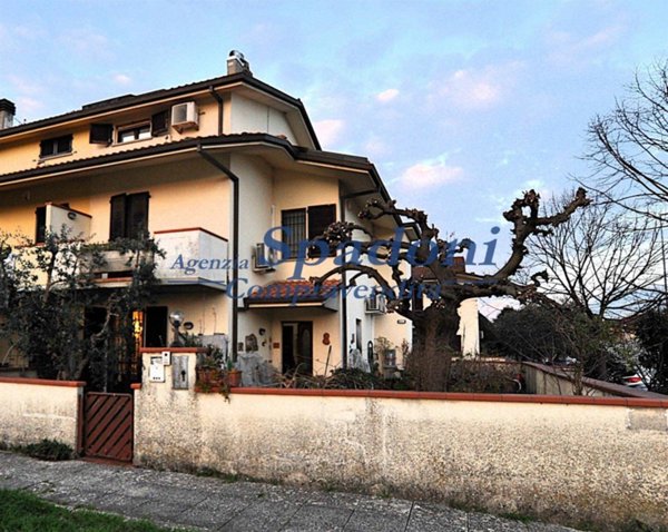 casa indipendente in vendita a Buggiano in zona Santa Maria