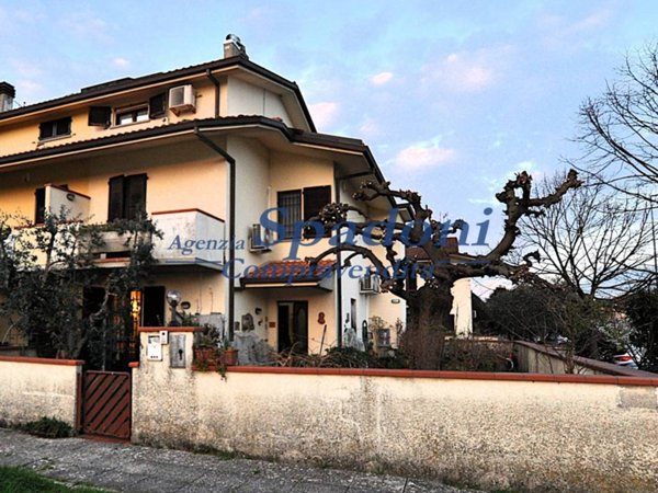 casa indipendente in vendita a Buggiano in zona Borgo a Buggiano