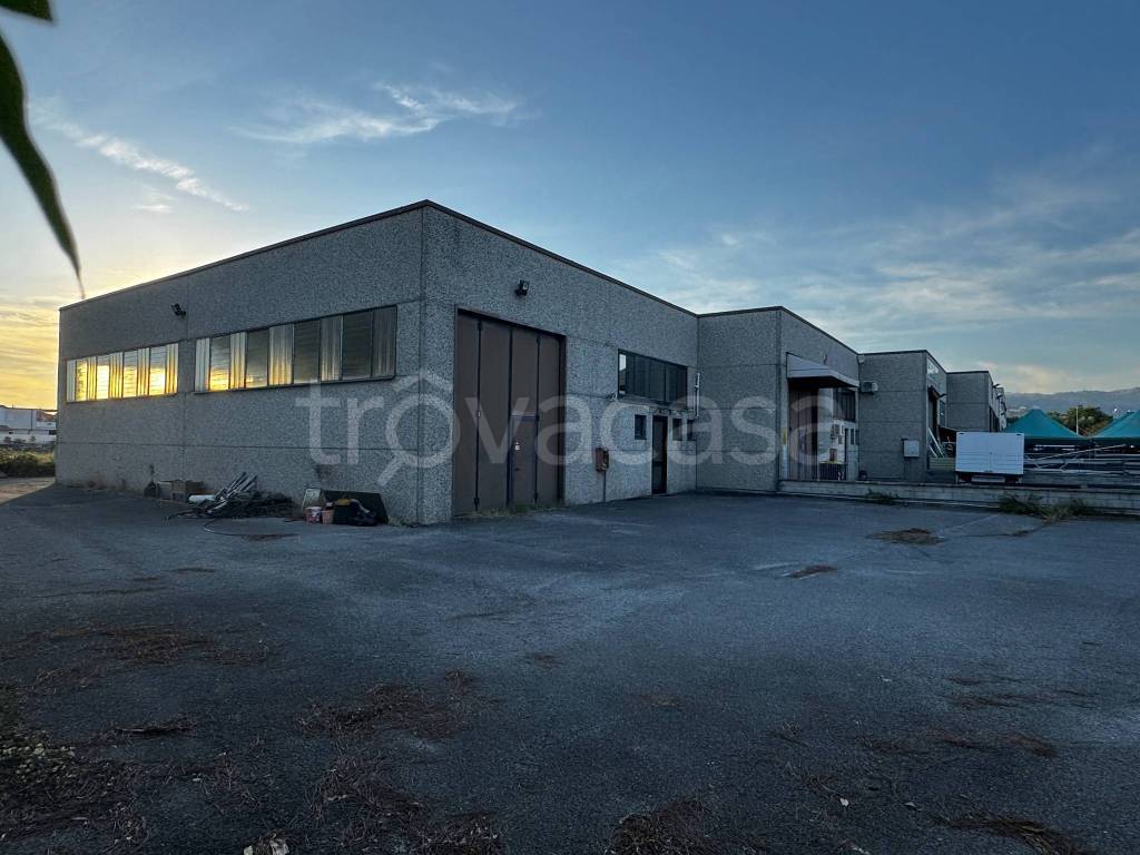 locale commerciale in vendita a Buggiano in zona Pittini