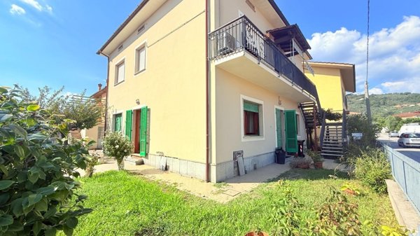 casa indipendente in vendita a Buggiano in zona Borgo a Buggiano