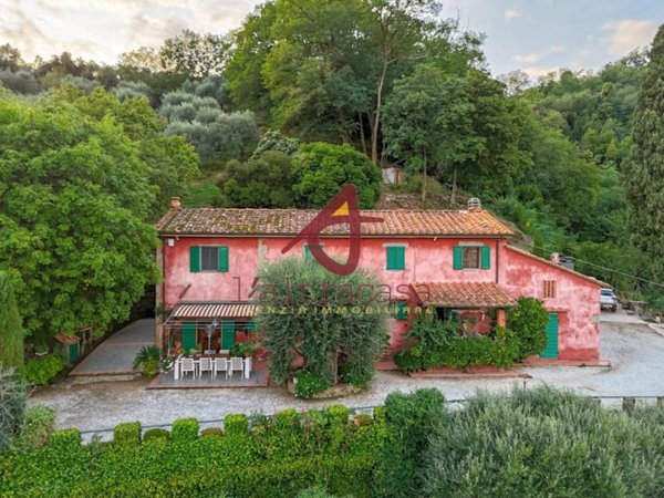casa indipendente in vendita a Buggiano in zona Santa Maria
