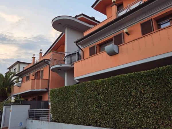 appartamento in vendita a Buggiano in zona Borgo a Buggiano