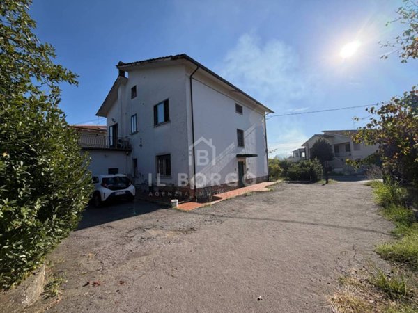 casa indipendente in vendita a Buggiano in zona Borgo a Buggiano