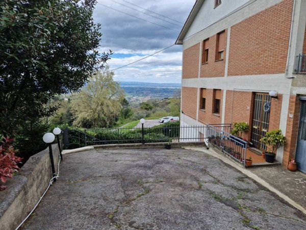appartamento in vendita a Lamporecchio in zona San Baronto
