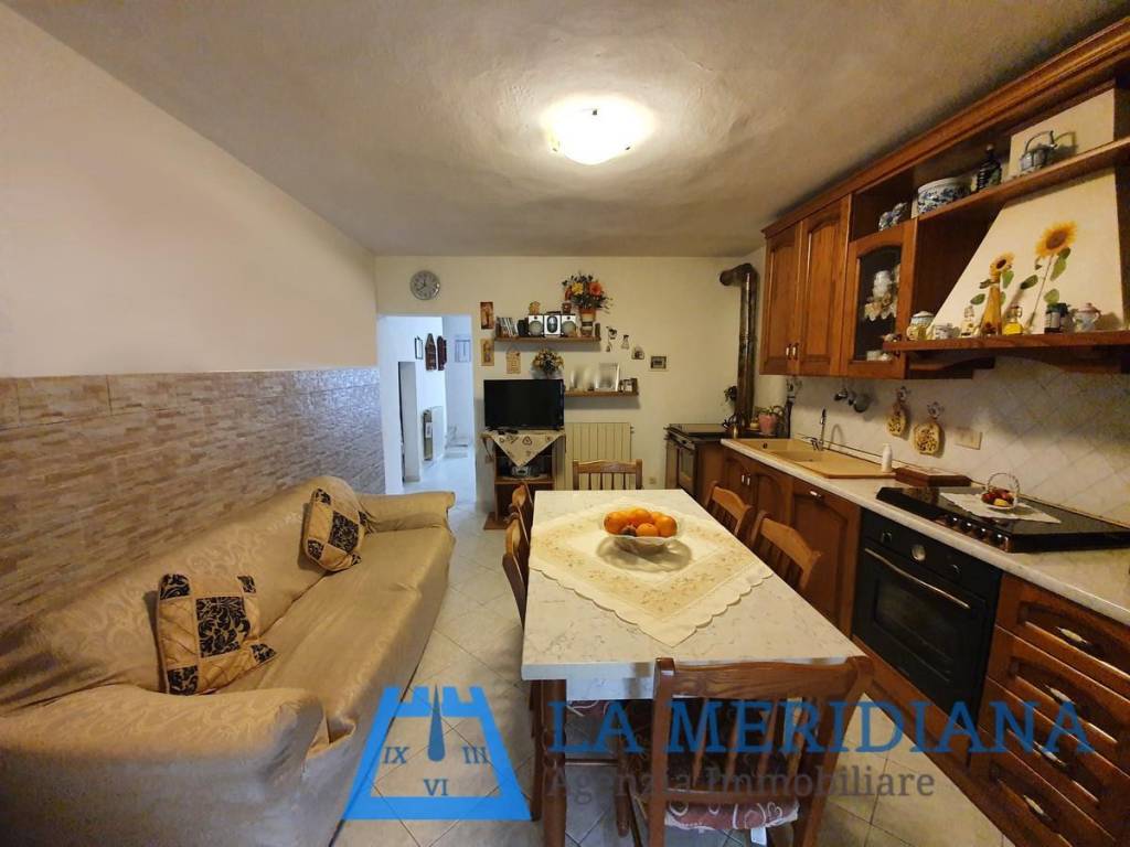 casa indipendente in vendita a Lamporecchio