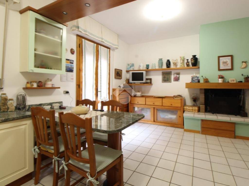 casa indipendente in vendita a Lamporecchio
