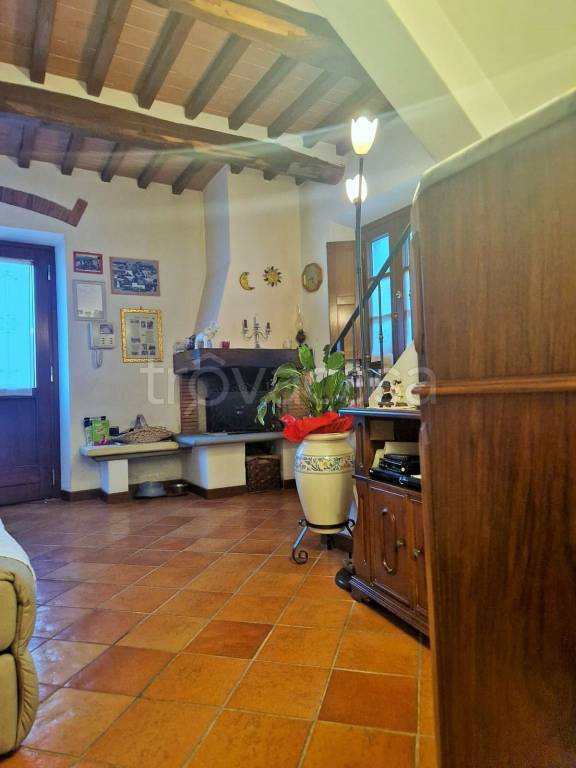 casa indipendente in vendita a Lamporecchio