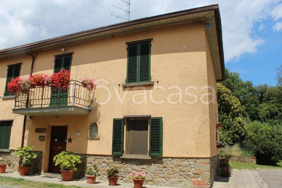casa indipendente in vendita a Lamporecchio