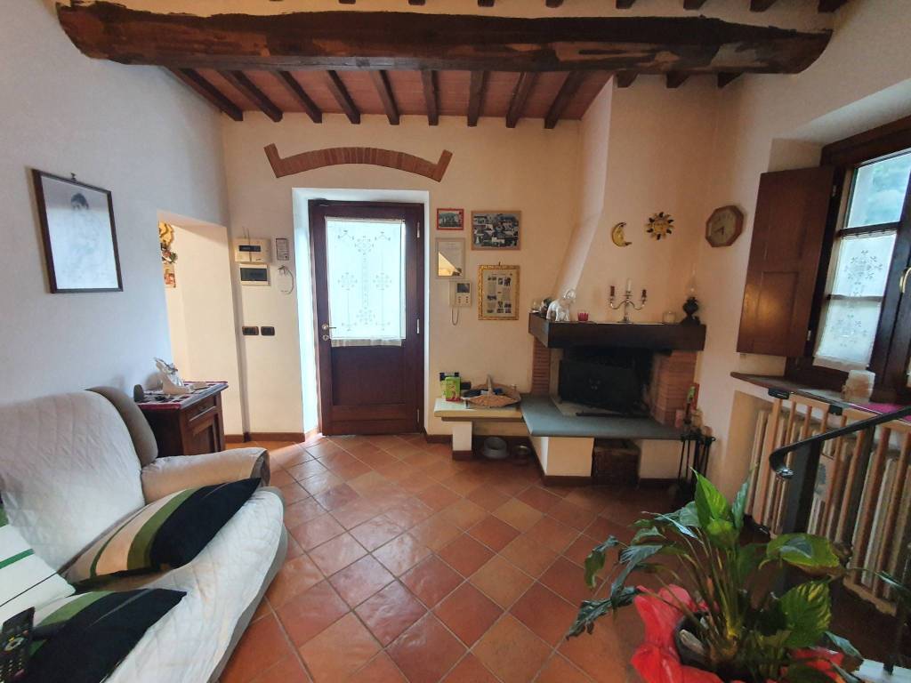 casa indipendente in vendita a Lamporecchio