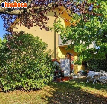casa indipendente in vendita a Lamporecchio