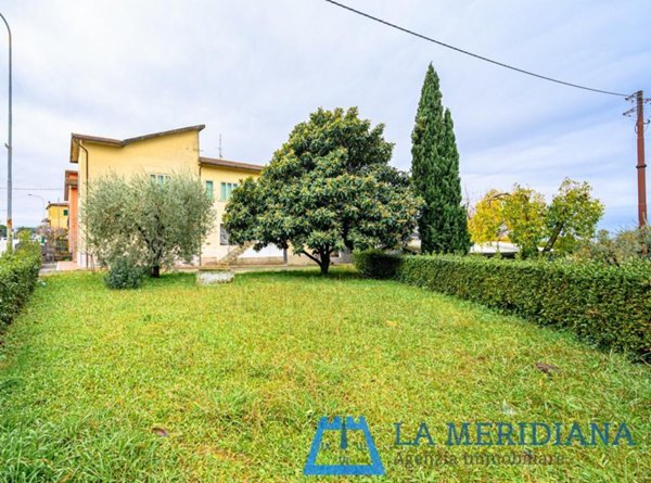 casa indipendente in vendita a Lamporecchio