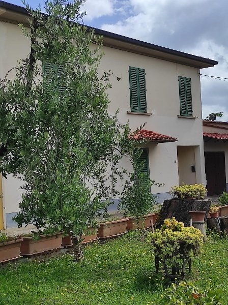 intera palazzina in vendita a Lamporecchio