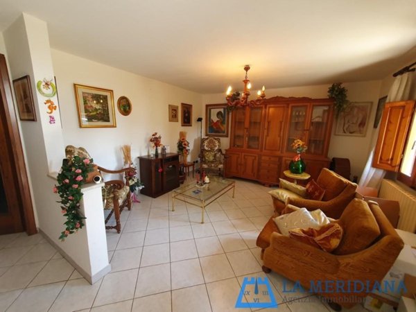 casa indipendente in vendita a Lamporecchio