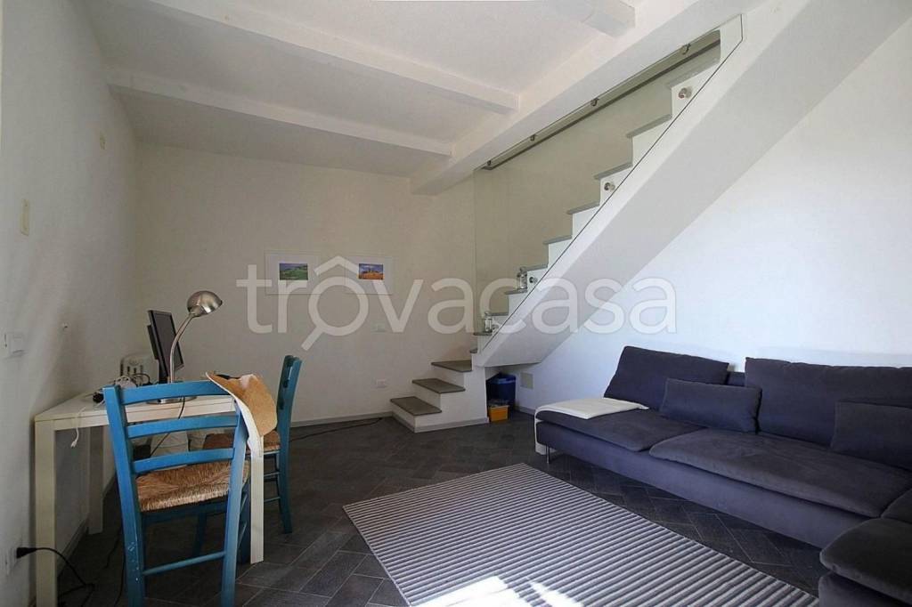 casa indipendente in vendita a Lamporecchio