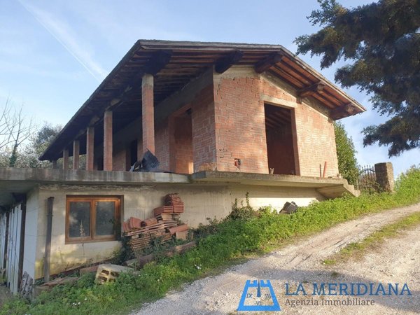 casa indipendente in vendita a Lamporecchio