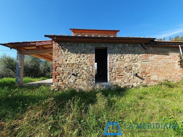 casa indipendente in vendita a Lamporecchio