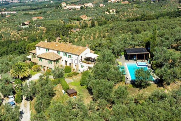 casa indipendente in vendita a Lamporecchio