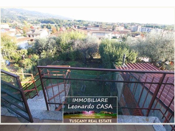 casa indipendente in vendita a Lamporecchio