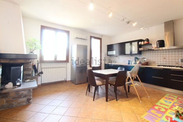 casa indipendente in vendita a Lamporecchio