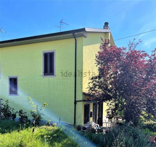 casa indipendente in vendita a Lamporecchio