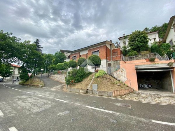 casa indipendente in vendita a Lamporecchio in zona San Baronto