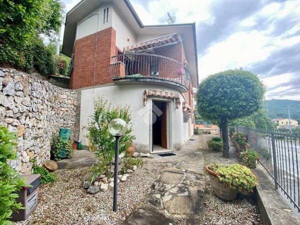 casa indipendente in vendita a Lamporecchio in zona San Baronto