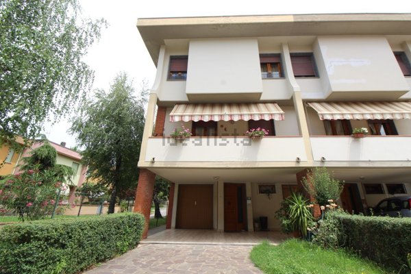 casa indipendente in vendita a Lamporecchio