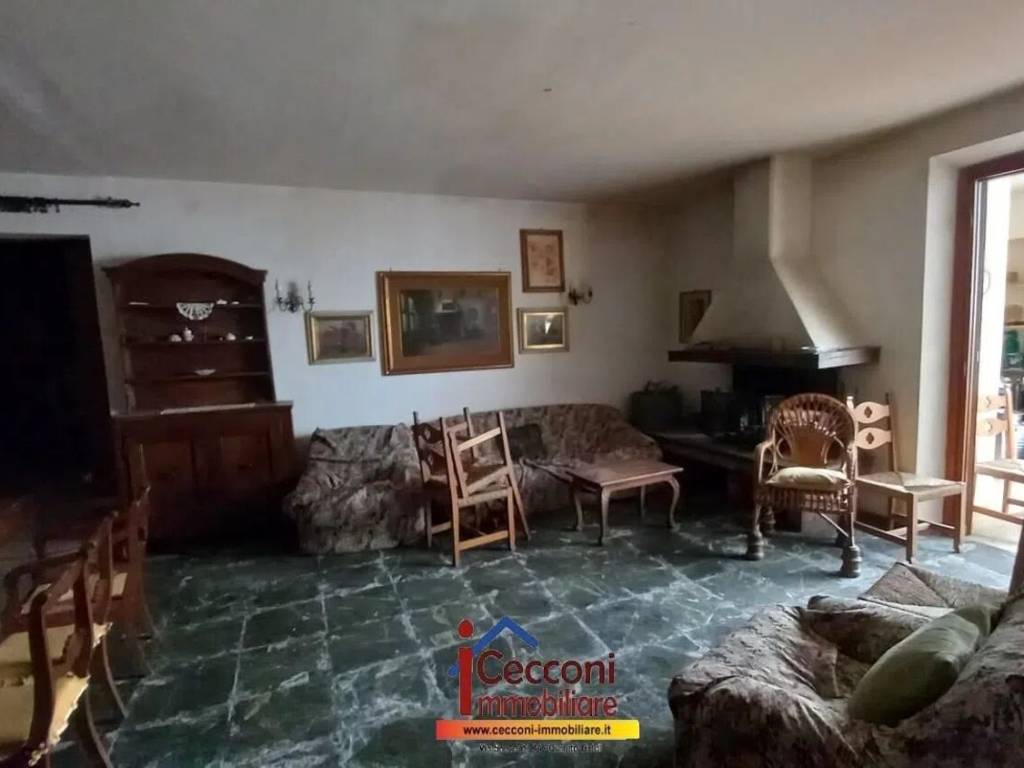 casa indipendente in vendita a Lamporecchio