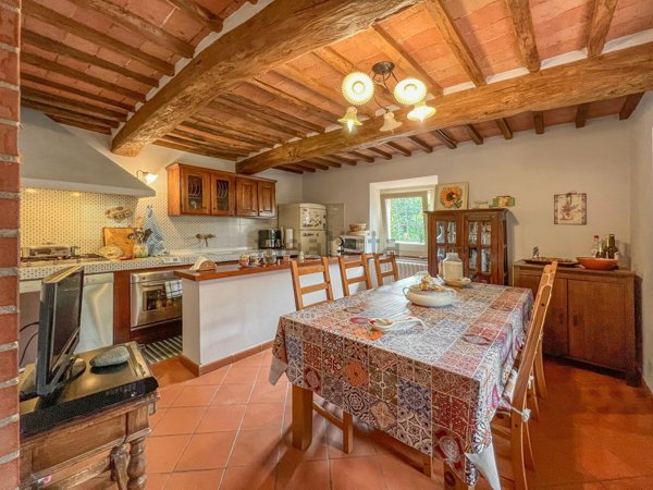casa indipendente in vendita a Lamporecchio