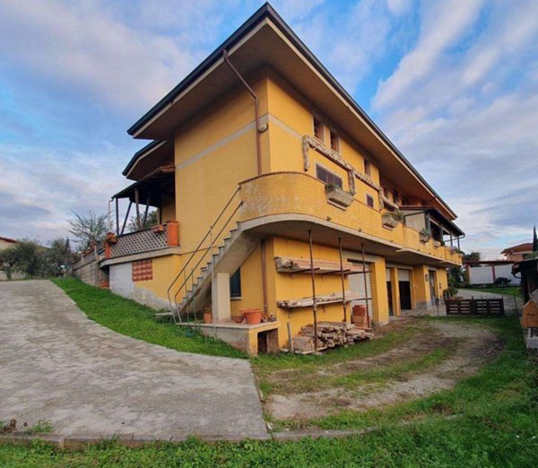 intera palazzina in vendita a Lamporecchio