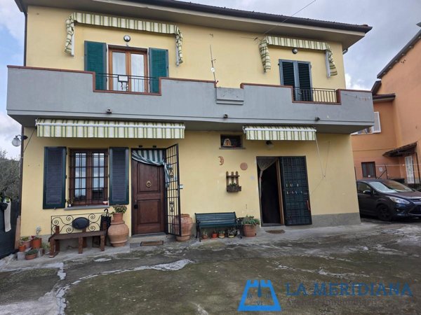 casa indipendente in vendita a Lamporecchio