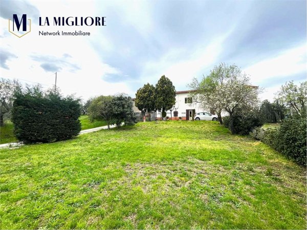 casa indipendente in vendita a Lamporecchio
