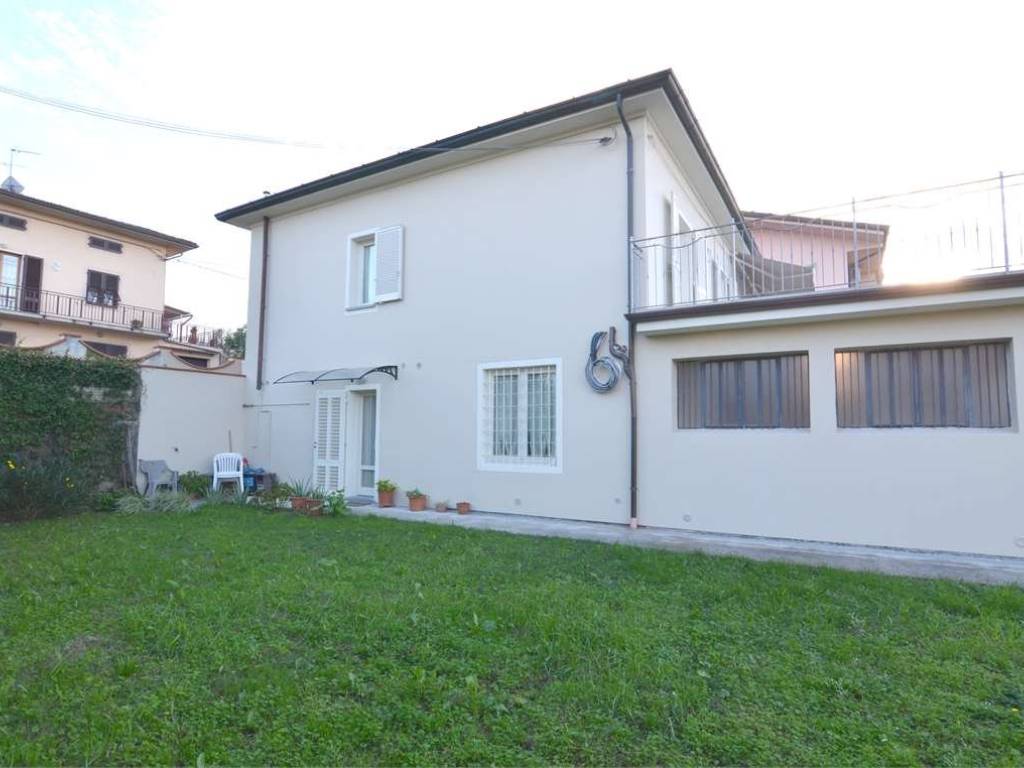 casa indipendente in vendita a Lamporecchio in zona Mastromarco