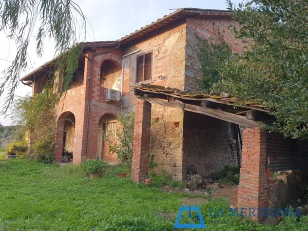 casa indipendente in vendita a Lamporecchio