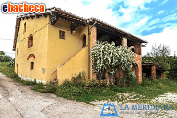casa indipendente in vendita a Lamporecchio
