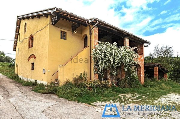 casa indipendente in vendita a Lamporecchio