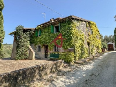 casa indipendente in vendita a Lamporecchio