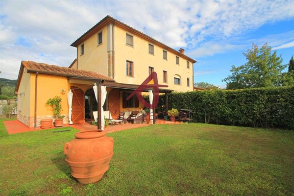 casa indipendente in vendita a Lamporecchio