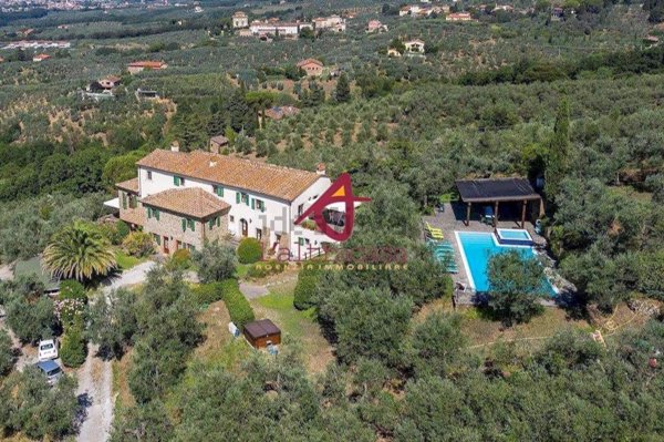 casa indipendente in vendita a Lamporecchio
