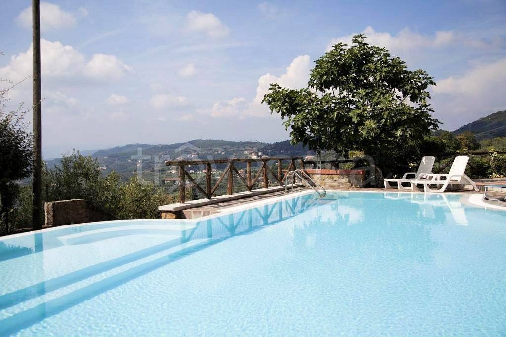 casa indipendente in vendita a Lamporecchio