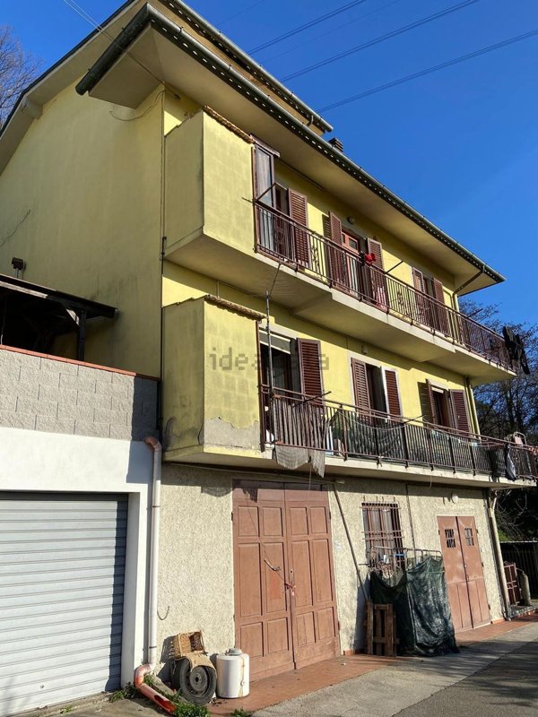 casa indipendente in vendita a Lamporecchio
