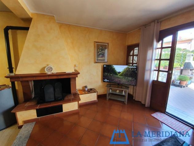 casa indipendente in vendita a Lamporecchio